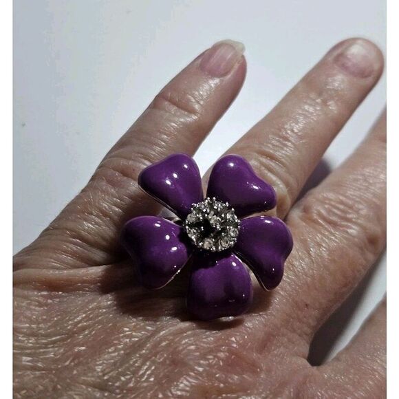 Silver Tone Purple Enamel Flower Ring Size 9 Cocktail Clear Rhinestone Accents - Picture 10 of 11